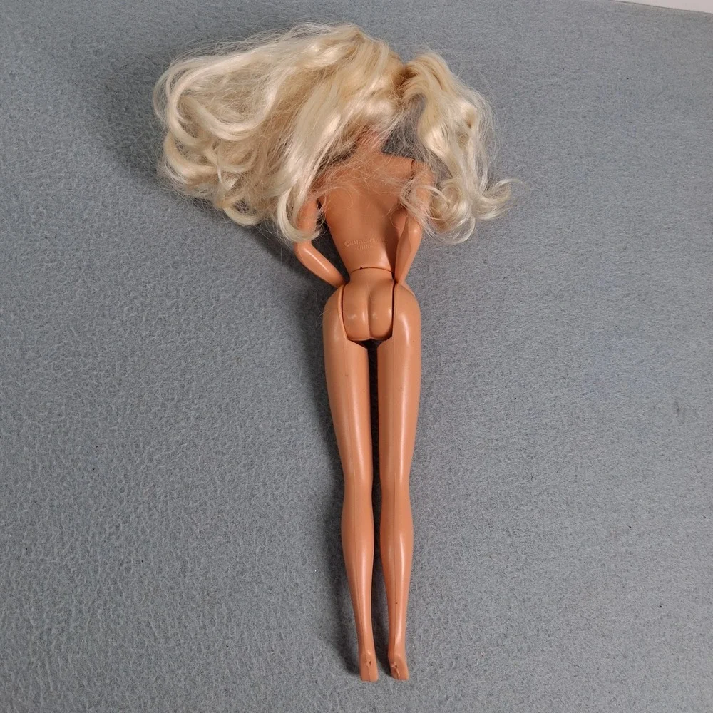 Classic Superstar Era Barbie Doll Long Blonde Hair Pearl Earrings & Ring Nude